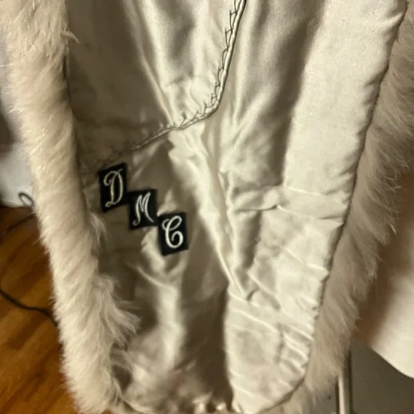 **STUNNING Real Fox Fur Wrap** - Picture 6 of 7